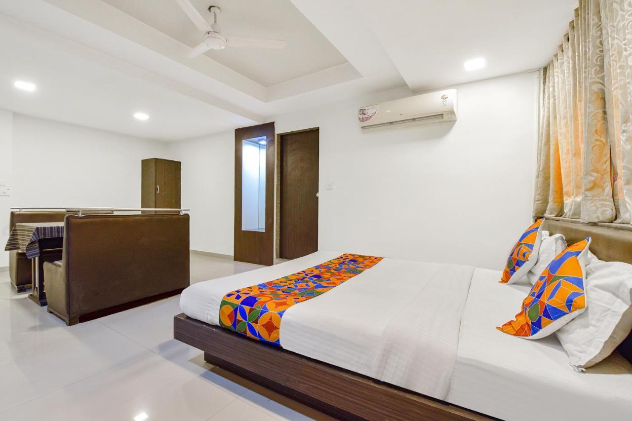 Fabhotel Skyland Ahmedabad Exterior photo